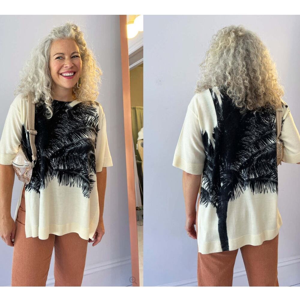 NO. 21 Short Sleeve Sweater Palm Print side slits Cream Black *no tags* approx L